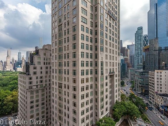 4th image of 30 W 63rd St APT 19F