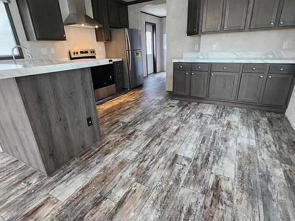 3rd image of 3278 Brentwood Dr #102