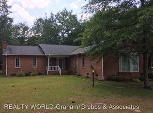 11040 Southgates Dr, Laurinburg, NC 28352