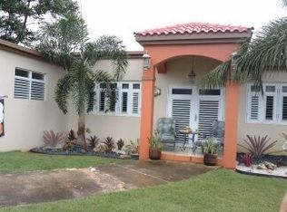 8 Calle Roma, Manati, PR 00674