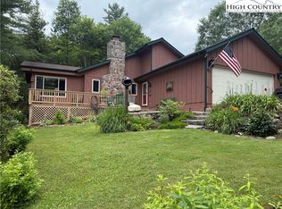 90 Powderhorn Ln, Newland, NC 28657