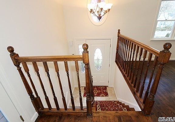 2nd image of 4 Bay St