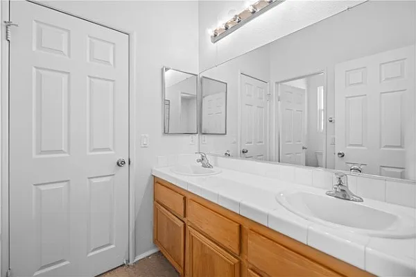 39221 Chantilly Ln — Photo 23