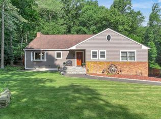 18 Mill Dam Rd, Smithtown, NY 11787