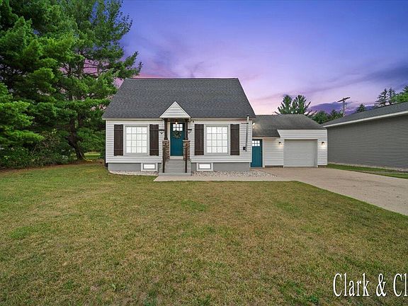 2nd image of 2016 E Croton Dr