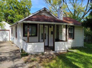 553 Robert St, Lansing, MI 48910