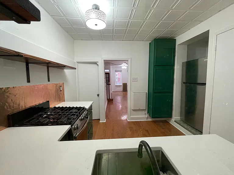 1633 S Carlisle St — Photo 2