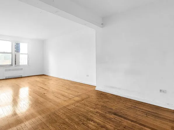 147-37 Roosevelt Ave #5D, Flushing, NY 11354