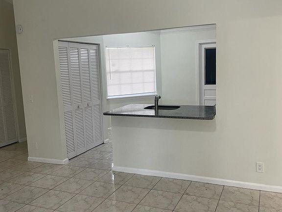 3rd image of 5040 El Claro Circle
