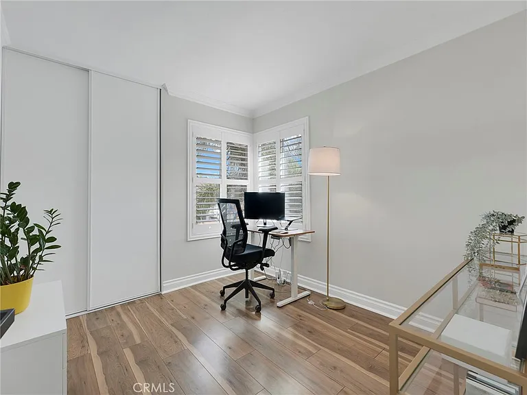 4895 N Buttercreek Rd — Photo 28