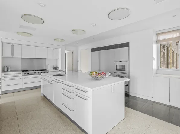 101 Central Park West image 10 of 14