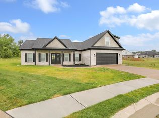 3539 Sand Dr, Newburgh, IN 47630