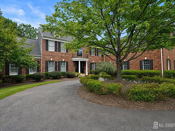 3rd image of 17 Spring Lake Dr