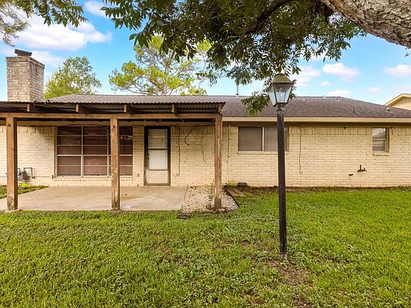 2nd image of 3203 Cherry Creek Dr