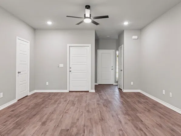 19970 County Road 4118 Unit 4, Lindale, TX 75771