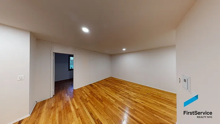 Rented by AZ REALTY NYC LLC | media 24