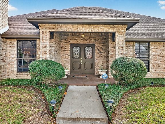 2nd image of 7418 Bourget Dr