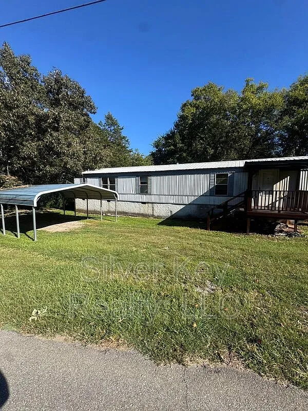 3 bed, 2.0 bath, $1,100 — Photo 2