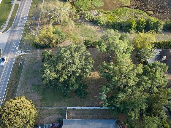 3rd image of 10850 Oakhurst Rd