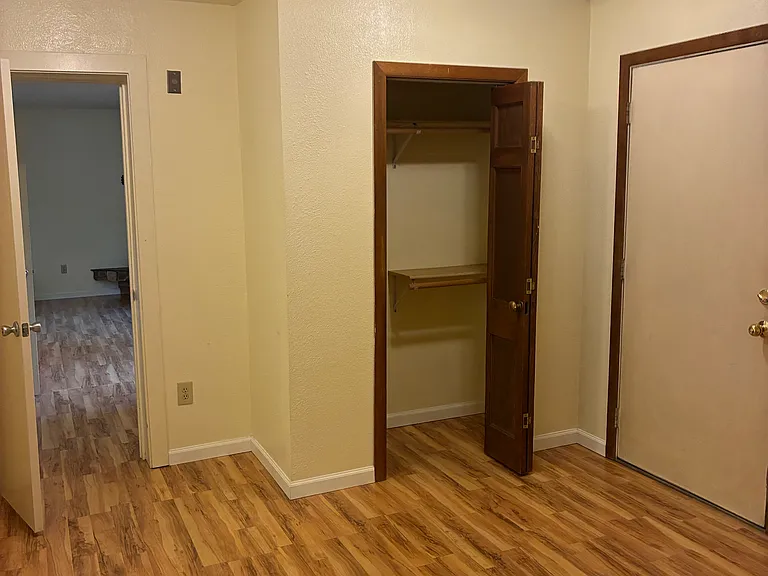2104 Roosevelt Dr #7 — Photo 10