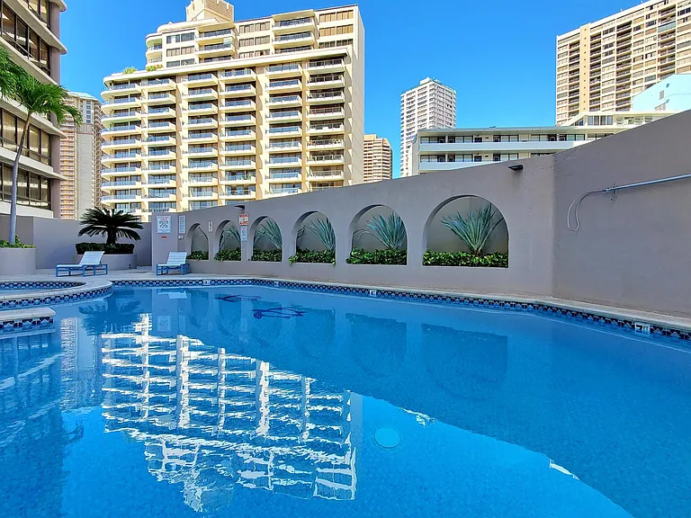 1910 Ala Moana Blvd #17B-17B-17B — Photo 38