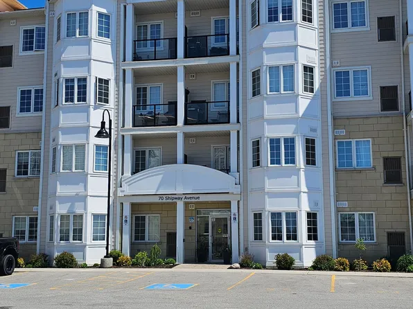 70 Shipway Ave #407, Clarington, ON L1B 0V7