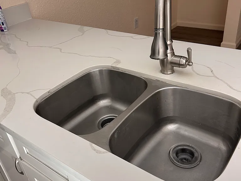 315 E Elm St #6 — Photo 15