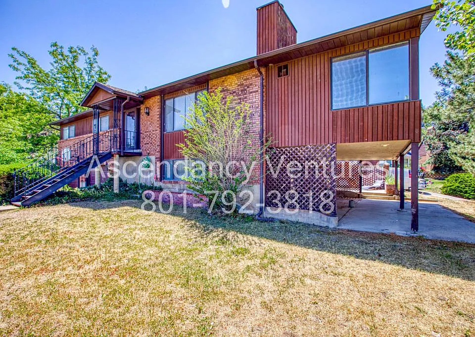 706 Buzianis Way