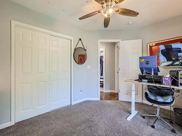 1501 W Cucharras St — Photo 11