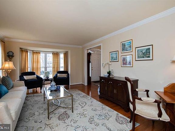 3rd image of 1455 Winterberry Ct