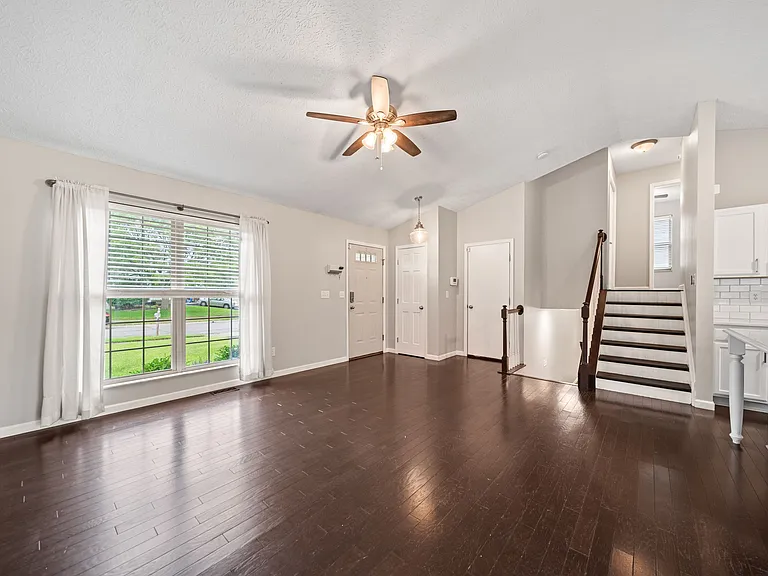 1300 Faunsdale Dr — Photo 9