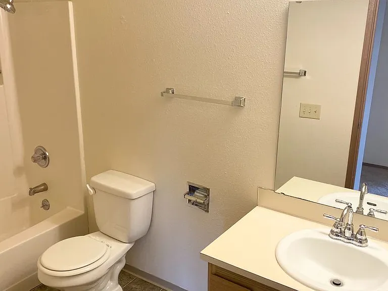 Twin Cedars Apartments — Photo 7