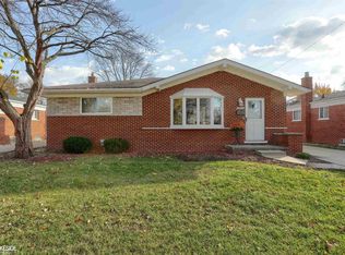 28676 Adler Dr, Warren, MI 48088