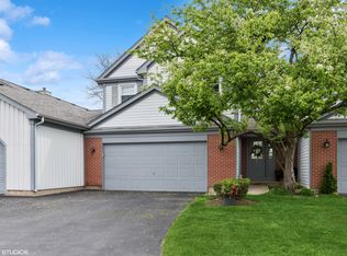 6521 Barclay Ct, Downers Grove, IL 60516