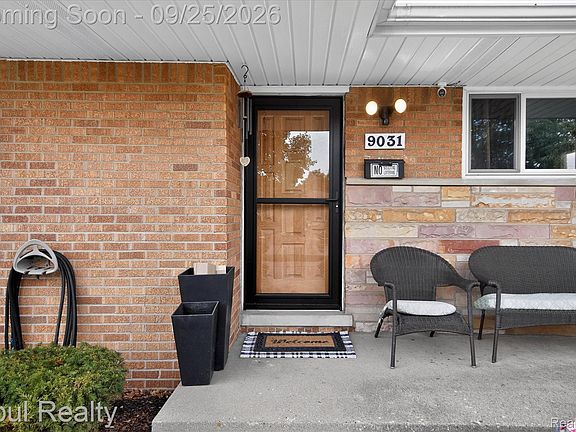2nd image of 9031 Laurel St