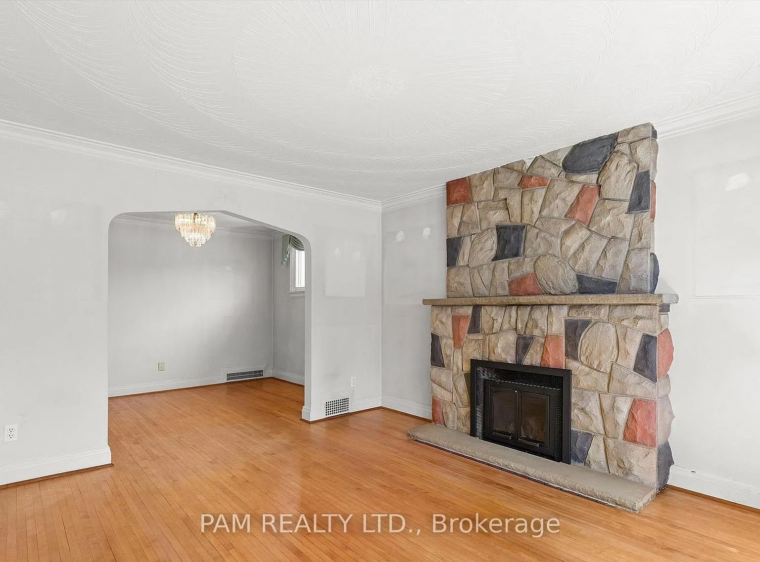 2 bed, $3,200 — Photo 4