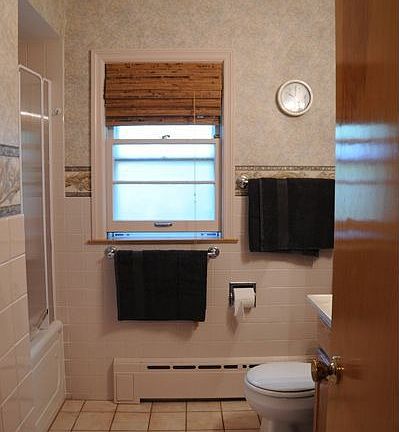 Full Bath with Jacuzzi