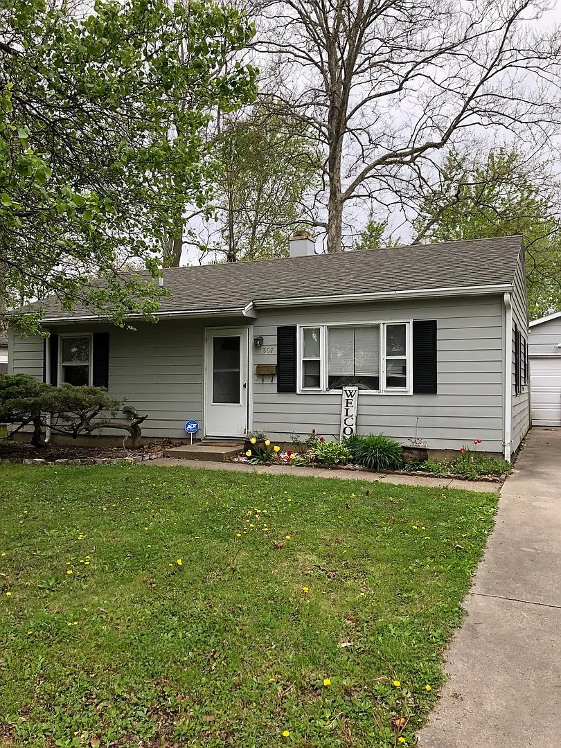 1307 Philo Rd photo 1