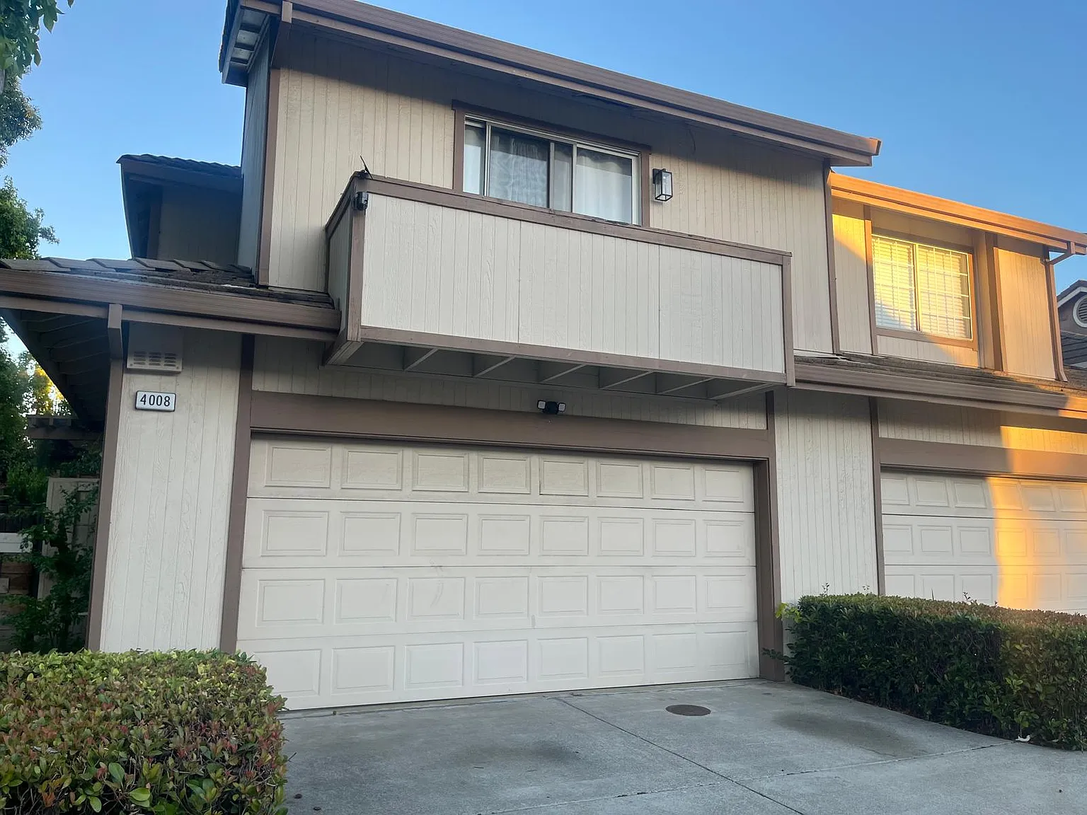 3 bed, 2.5 bath, 1584 sqft, $3,950 — Photo 2