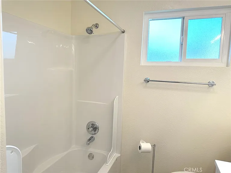 24450 University Ave — Photo 21