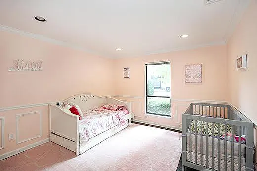 35 Old Pond Rd — Photo 14