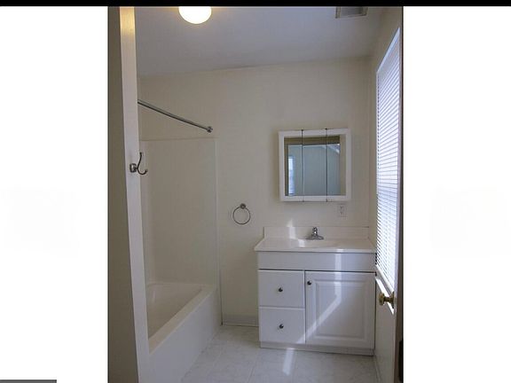 2nd image of 20 W Franklin Ave