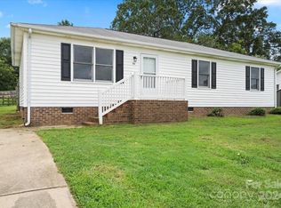 106 Superior Yarn Rd, Mount Holly, NC 28120