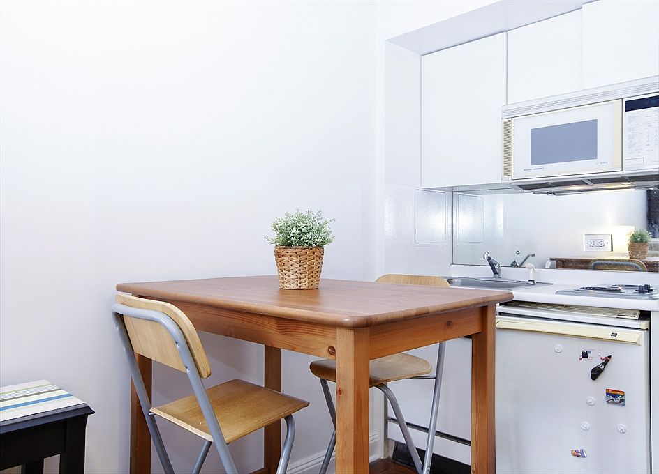 1st image of 5 Tudor City Pl APT 1609