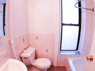 Rented by Urban Real Estate Inc