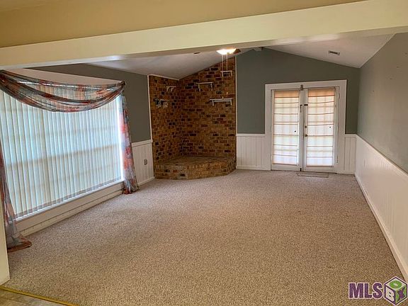 3rd image of 207 Berthier St