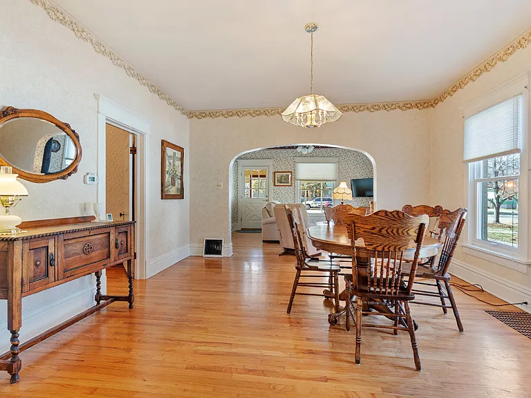 632 Bross St — Photo 11