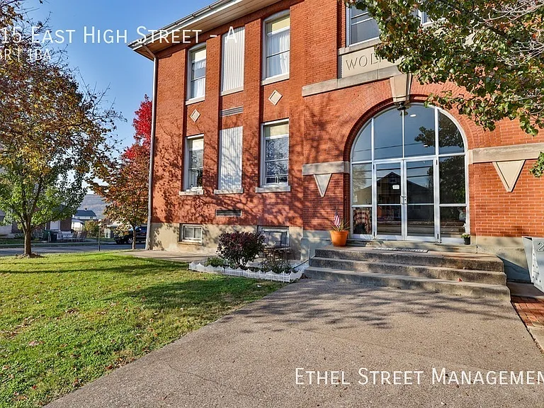215 E High St #D — Photo 13
