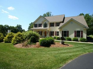 46 Fairfield Dr, New Fairfield, CT 06812