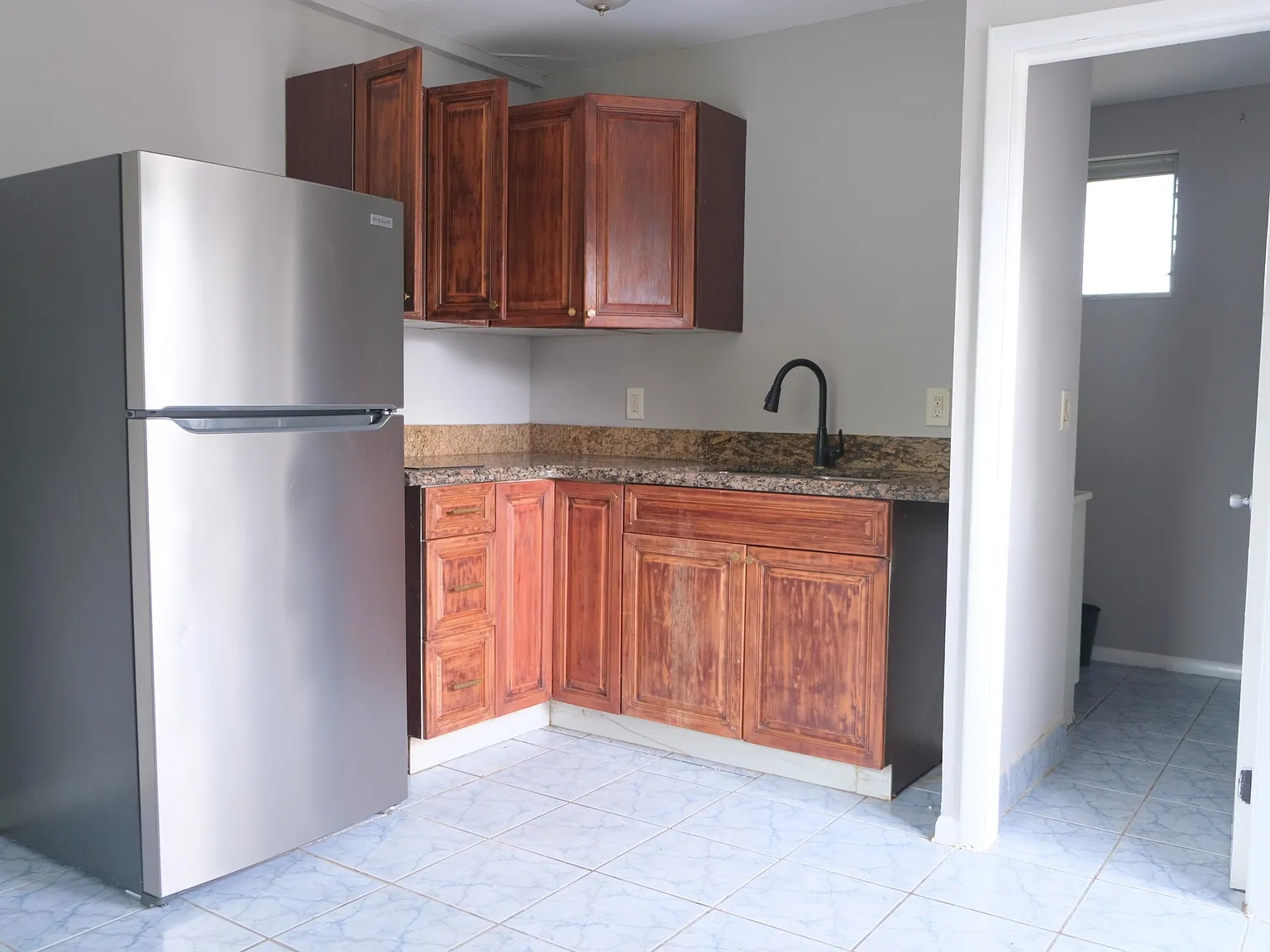 Studio, 1.0 bath, 350 sqft, $1,250 — Photo 4